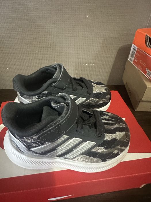 Маратонки Adidas