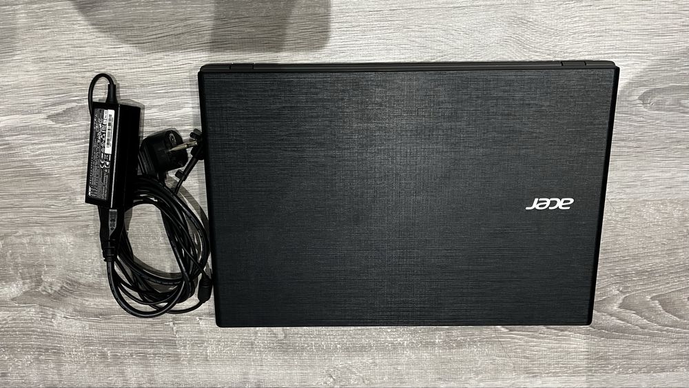 Acer Aspire E 15 E5-573-P4UN Лаптоп,ТОП състояние