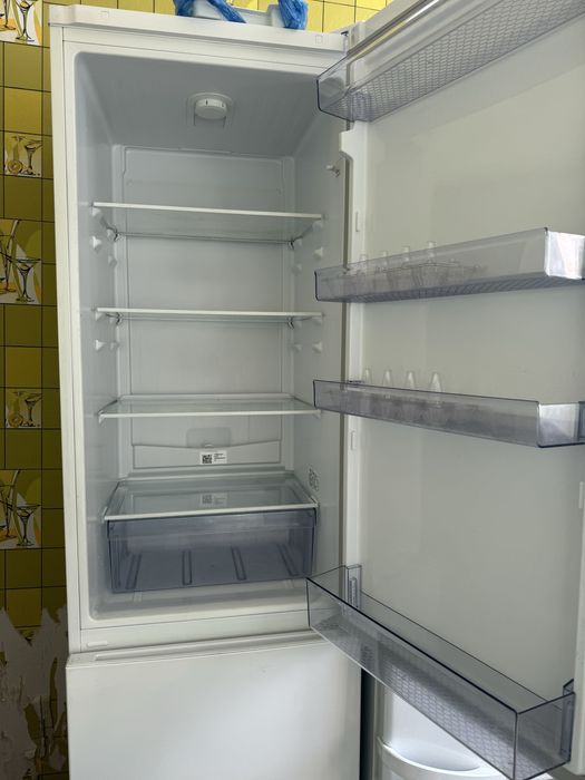 Холодильник б/у в отличном состоянии