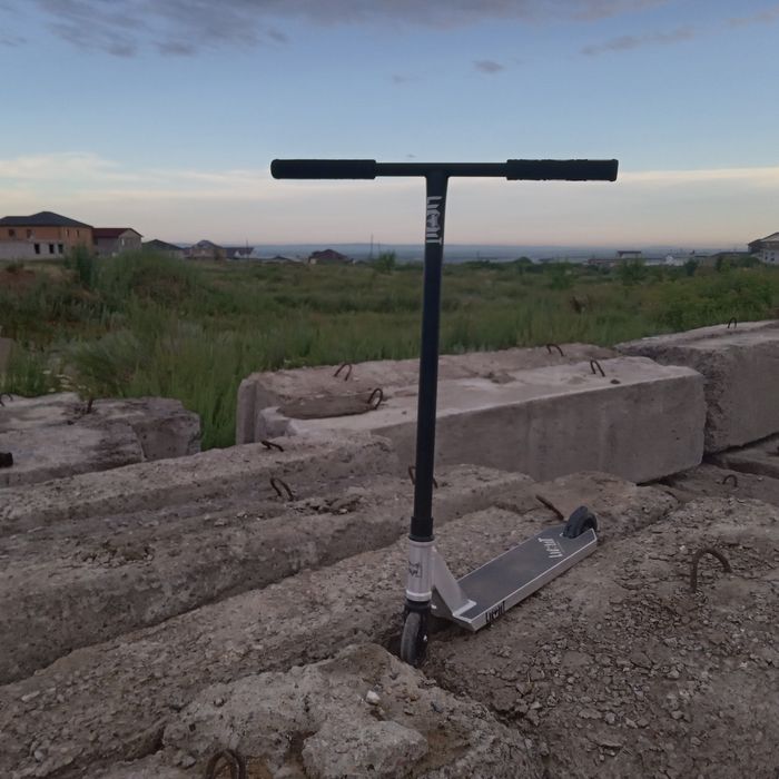 Трюковой самокат Limit lmt69