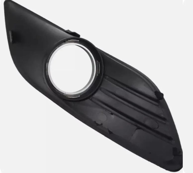 Накладка в противотуманки Ford Focus 2 рестайл