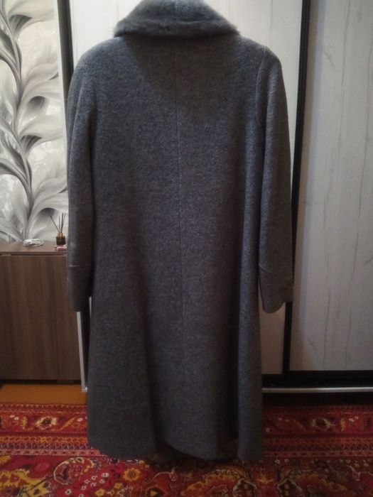Продам женское пальто