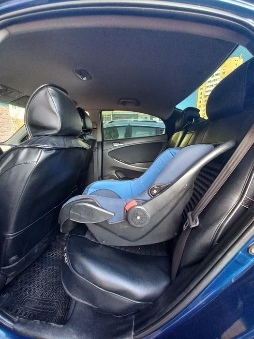 Продам срочно детскую автолюльку.