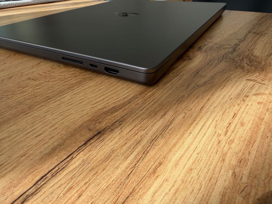 MacBook Pro 16" M3 PRO 12-CPU, 18-GPU, 36GB RAM, 512GB SSD