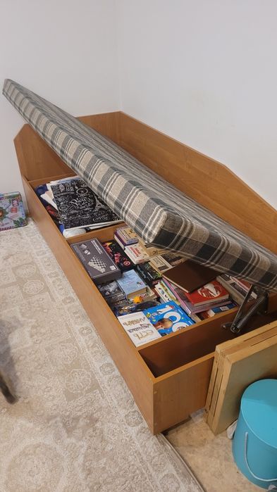 Продаётся кровать.