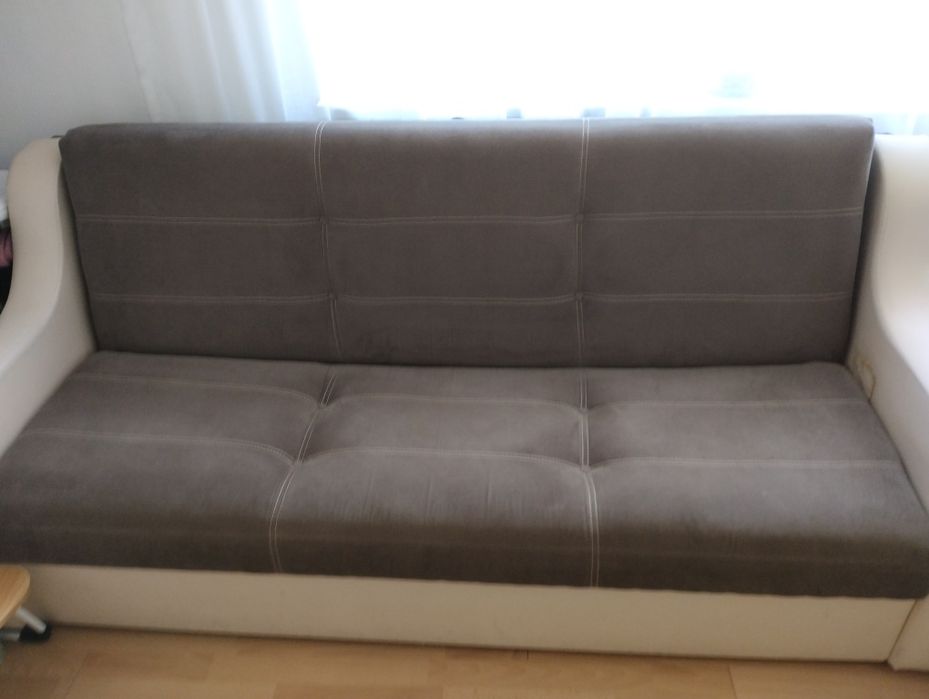 Vând canapea stare bună!