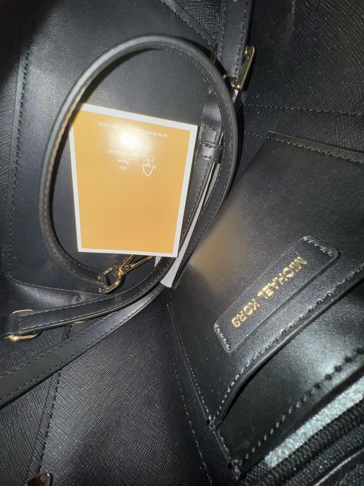 Oferta de neratat  geanta Michael Kors