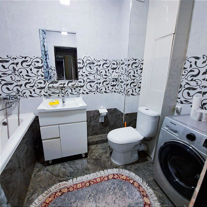 Сдаётся аккуратная 2-комнатная квартира возле метро Чоштепа.