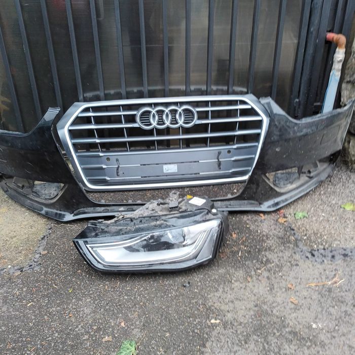 Far xenon bara grila audi a4 b8 facelift 2014