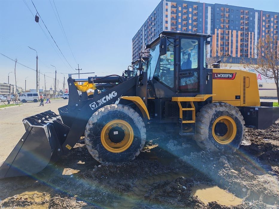 Погрузчик XCMG LW 300 FN