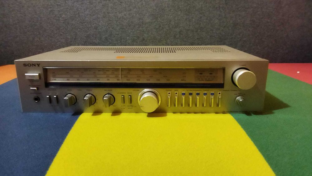 Sony model Str-vx1L din anii 80"