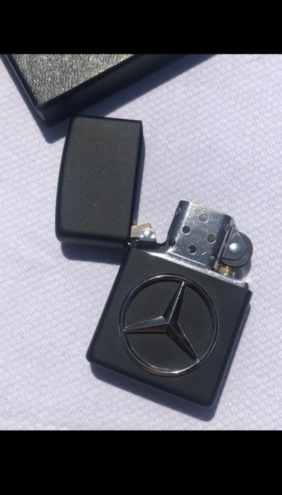 Vând brichete originale Zippo Merces Benz Edition