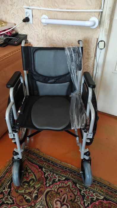 Продам кресло -коляска