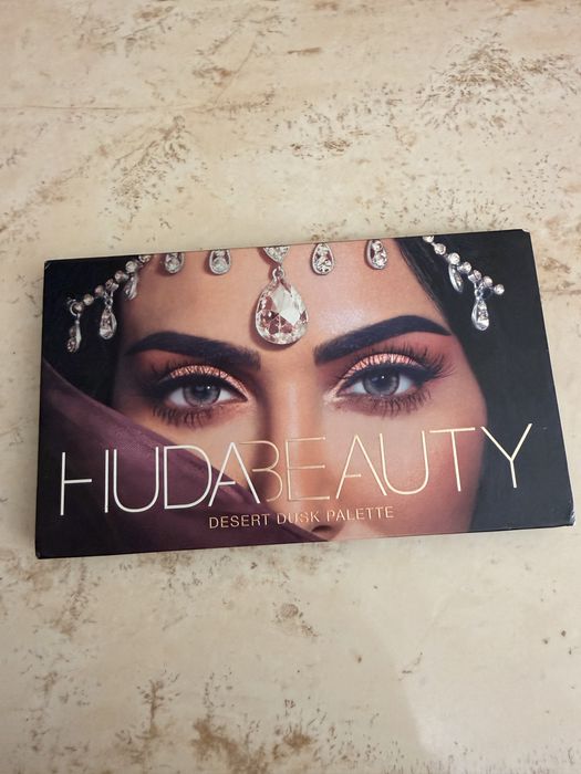 Палитра Huda Desert Dusk