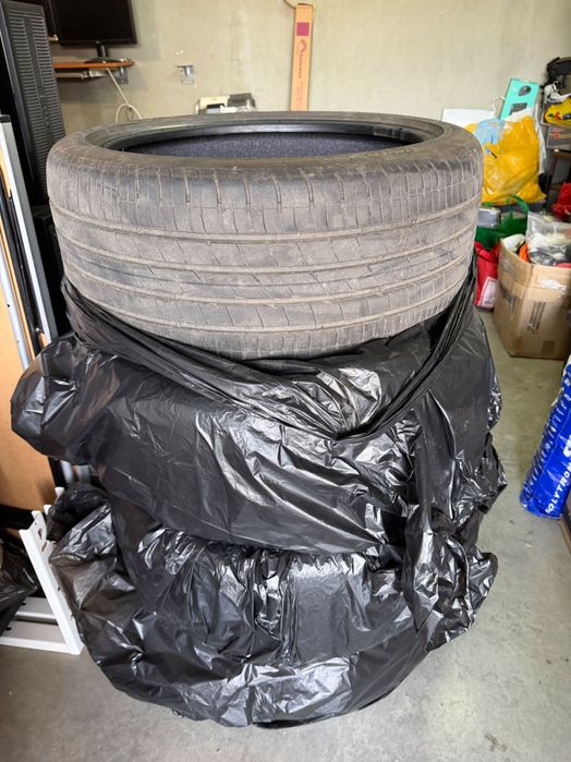 Продавам гуми 255/40/20 GoodYear Eagle F1 за Tesla Y