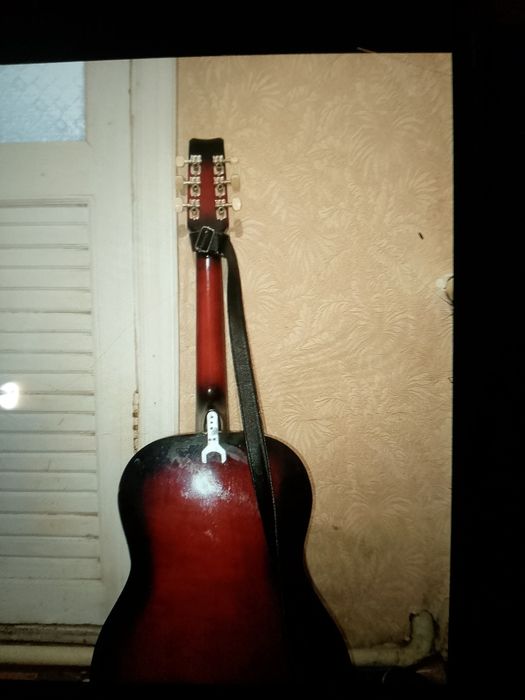 Гитара срочно продам