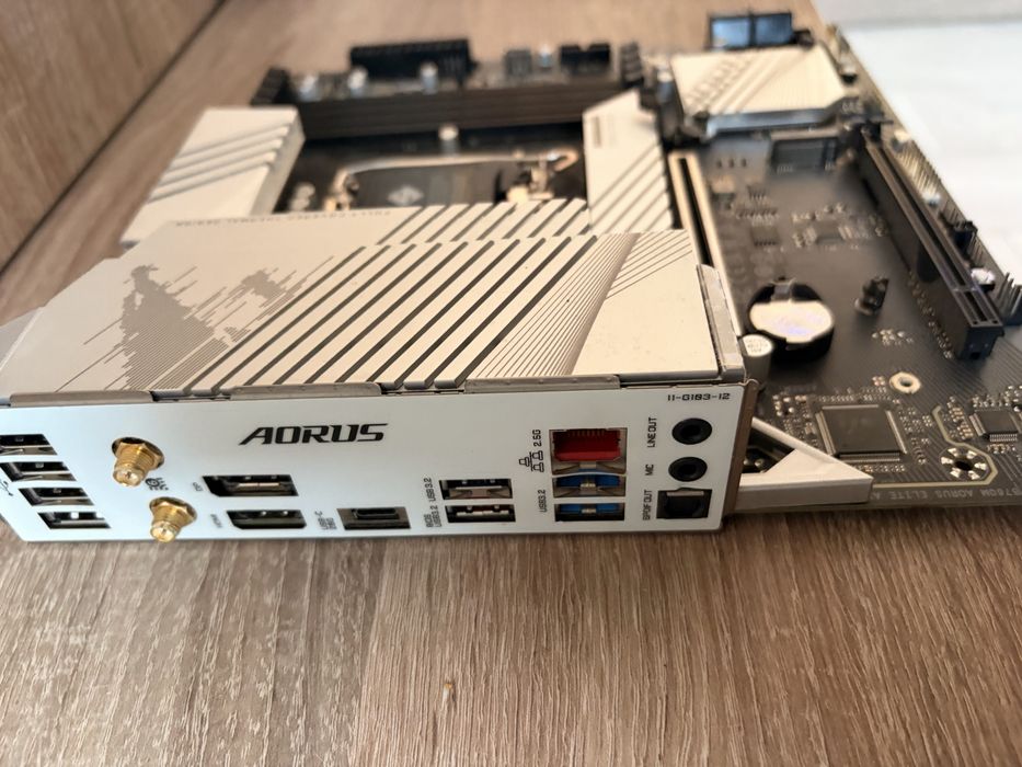 Дъно GIGABYTE b760m aorus elite ax
