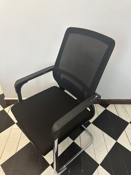 Офисные стулья 12 шт