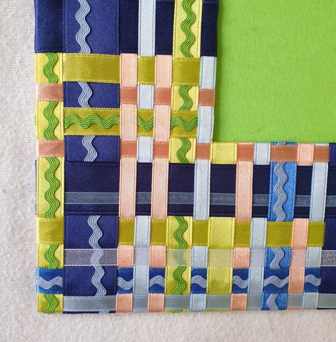 Рамка за снимка от сатенени панделки