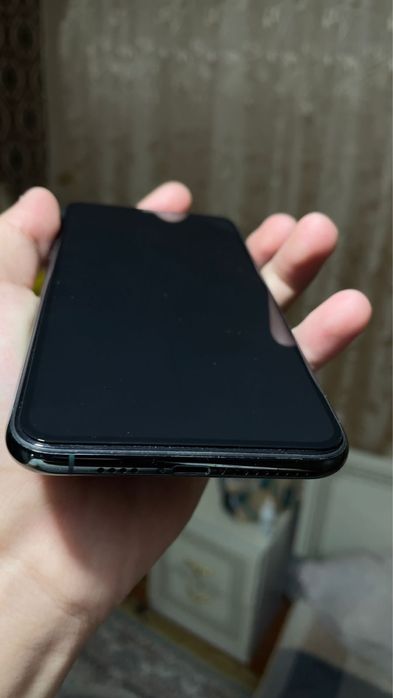 Продам iPhone 11 Pro Max 64/92