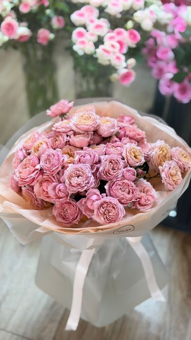 Пионовидные розы, үлкен көлемді