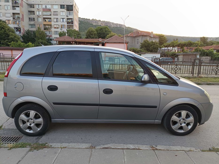 Продавам Опел Мерива 1.6 100 к.с. Z16XE