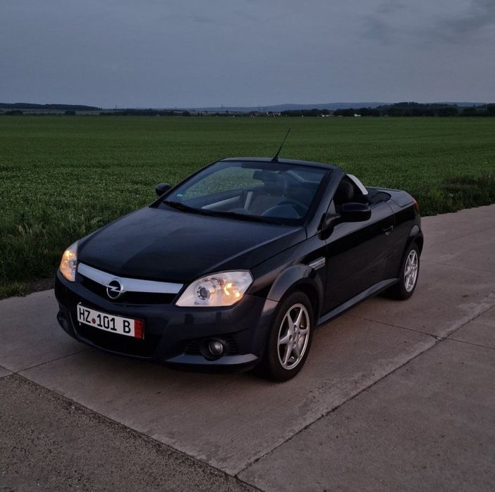 Opel Tigra  1.4 90CP  Cabrio Înmatriculat

Înmatriculat RO

An fabricație: 2006

Motorizare: 1.4 benzină, 90 CP

Kilometraj: 184.000 km