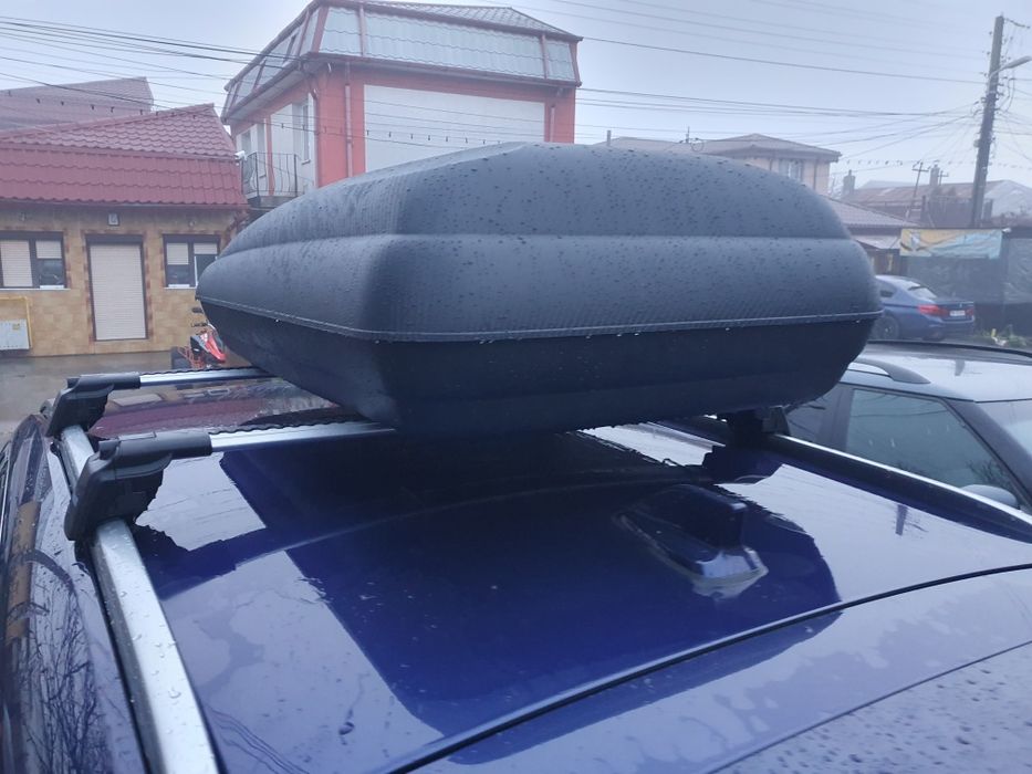 Vând cutie portbagaj auto Artplast, volum 320 L.