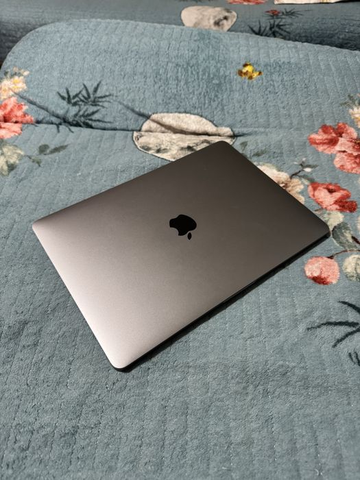 MacBook Pro M1 8/256GB
