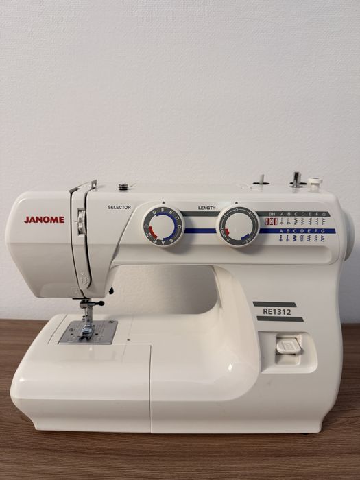 Швейная машинка Janome