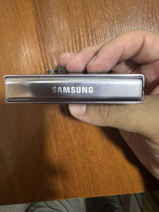 Samsung Z Flip 5