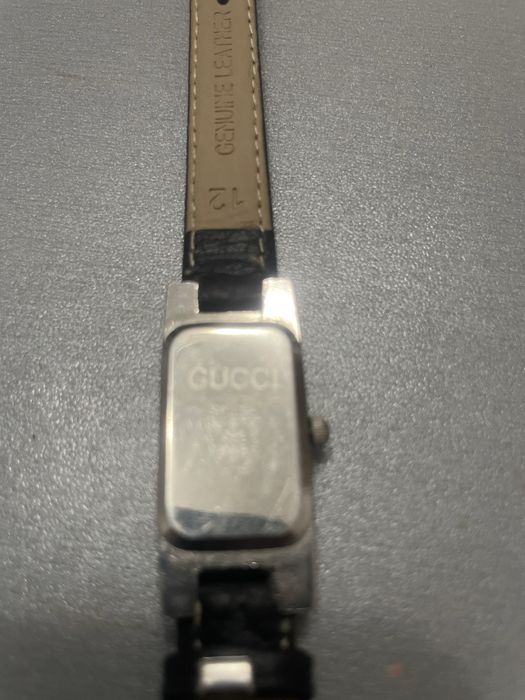 Продавам два часовника