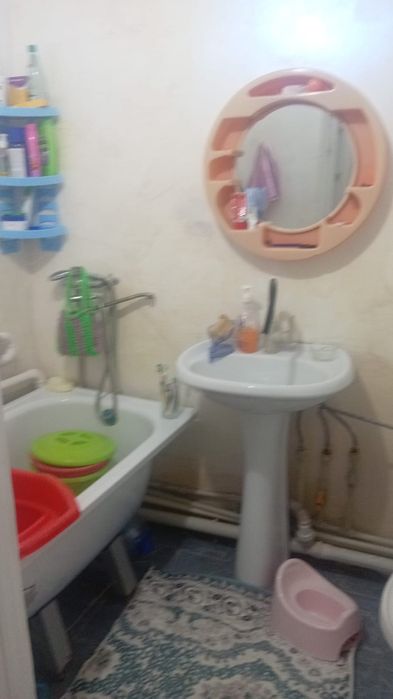 2 бөлмелі квартира сатылады!