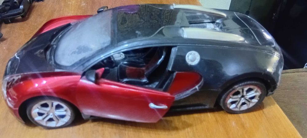 Машинка игрушечная (  Модель - BUGATI VERONA ) и мотоцикл
