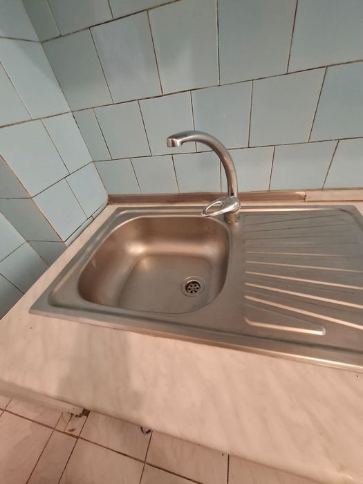 Vand mobila de bucatarie