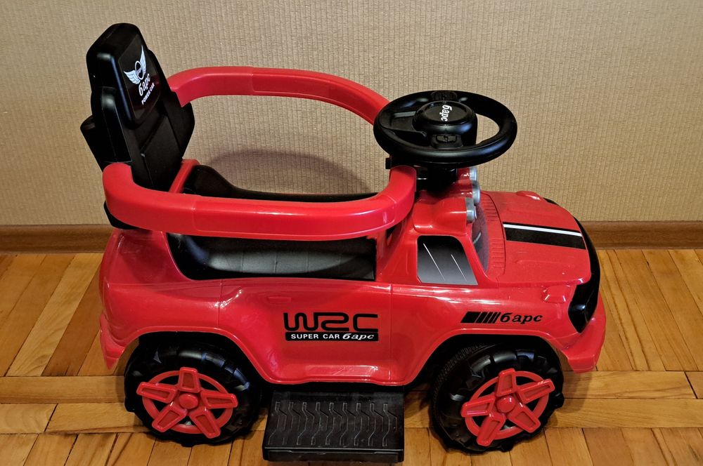 Продам детскую машину - каталку. Новая