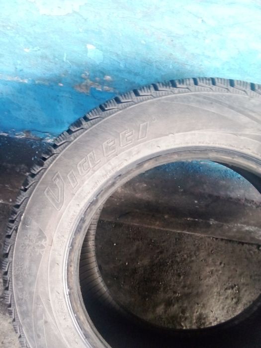 Продам резину viatti 195/65/R15