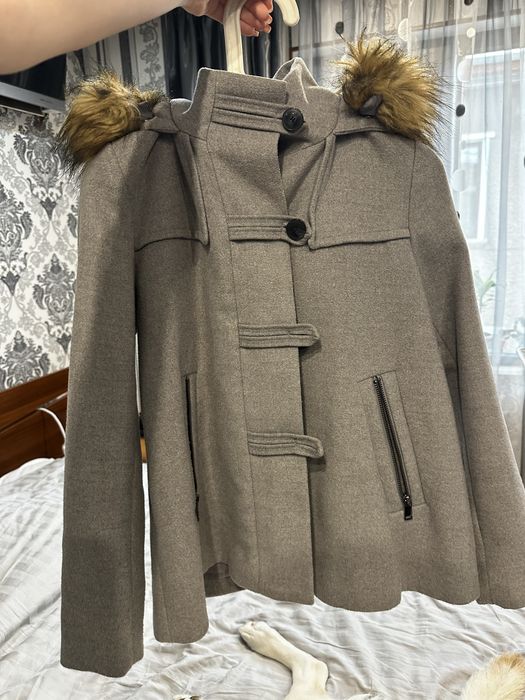 Късо палто ZARA с пухена качулка, размер S – много запазено