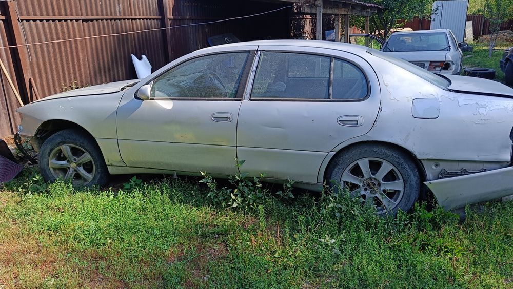 Продам по запчастям тайота аристо 147