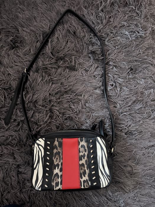 Продавам нова чанта