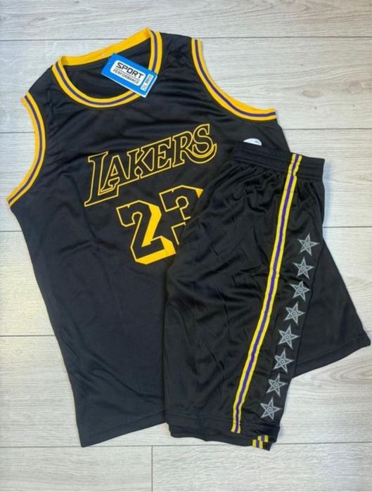 Продаю баскетбольную форму Lakers