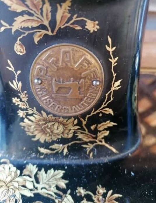 Mașina de cusut Pfaff vintage