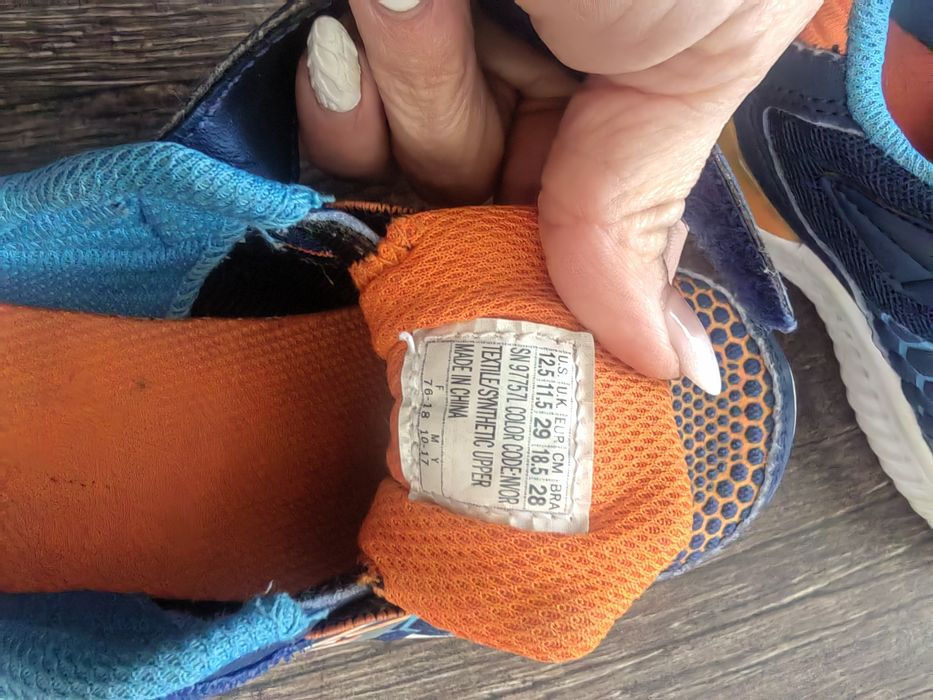 Пантофки  и маратонки Адидас момиче 28 номер