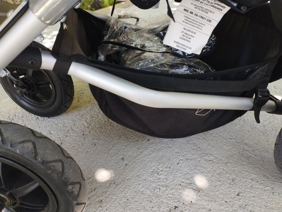 Продавам бебешка количка Mountain buggy