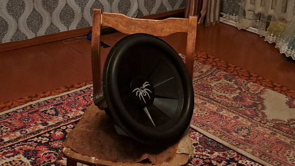 Продам Сабвуфер Soundstream
