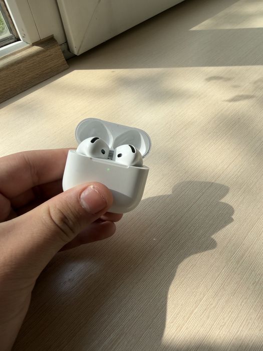 Продам ориг эйрподсы 4