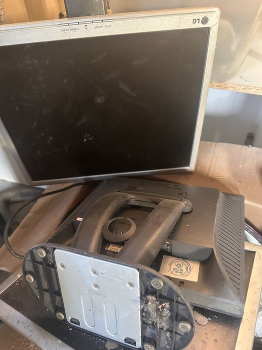 Мониторы 4 шт разной модели