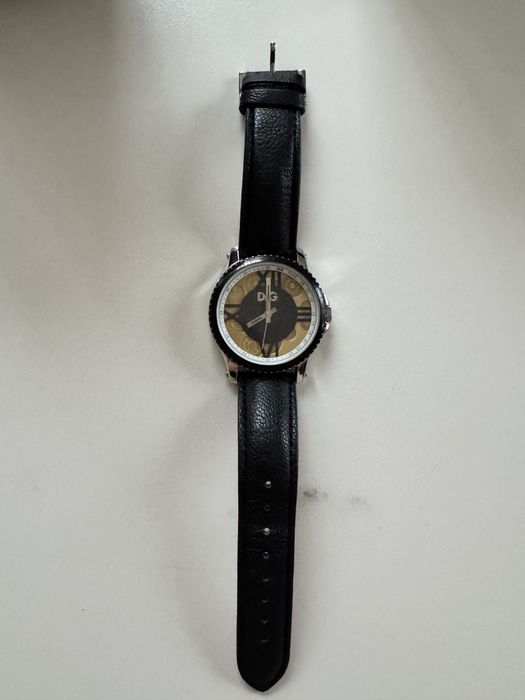 D&G, Moschino часовник