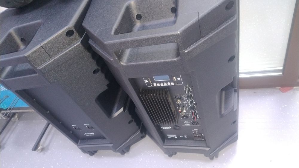 Boxe de închiriat-800w,bass puternic,perfecte pentru majorat/petreceri