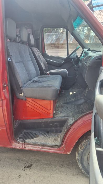 Vând urgent Mercedes Sprinter 8+1 2003